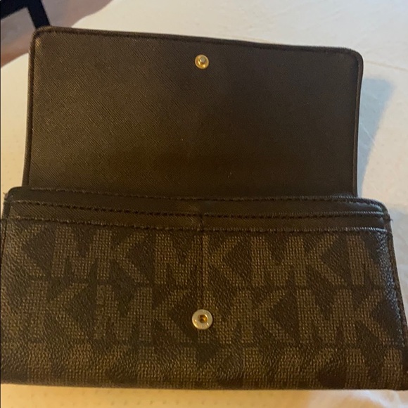 Michael kors wallet - Picture 4 of 5